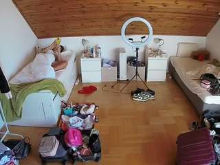 voyeurcam-julmodels-greybed-3 webcam model stream image