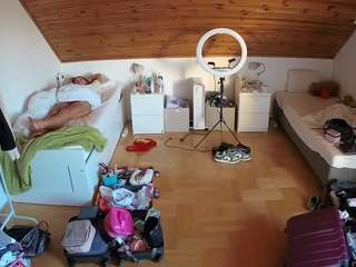 voyeurcam-julmodels-greybed-3 webcam model stream image