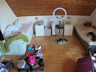 voyeurcam-julmodels-greybed-3 webcam model stream image