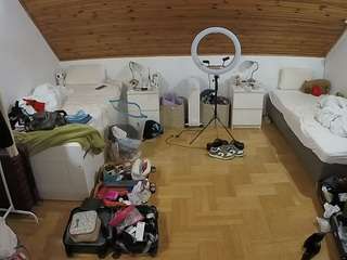 voyeurcam-julmodels-greybed-3 webcam model stream image