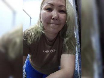 QWEENTIS webcam bongacams model stream image