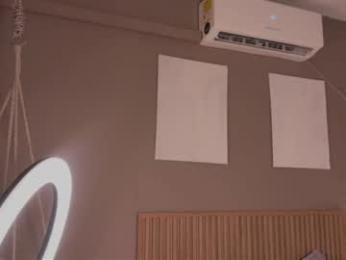 strangerstwo webcam model stream image