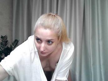 KickaIricka webcam bongacams model stream image