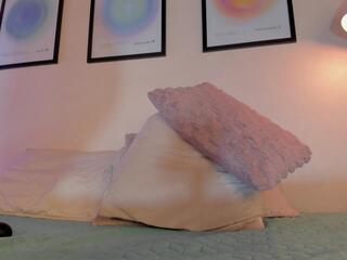 Salome Cruise webcam model stream image