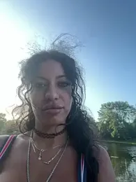 AlyssaHottv_ webcam model stream image