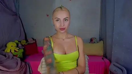 YourLizzyDoll webcam model stream image