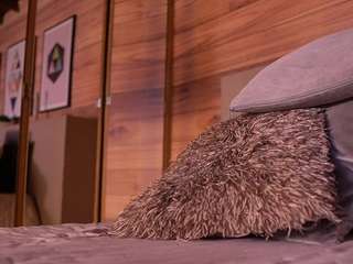 izzywild webcam model stream image