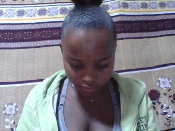 Christine21 webcam bongacams model stream image