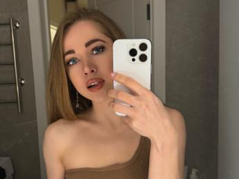AuroraCrave webcam livejasmin model stream image