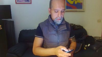Mannextdoor1929 webcam model stream image