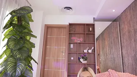 ArianaXO_ webcam model stream image