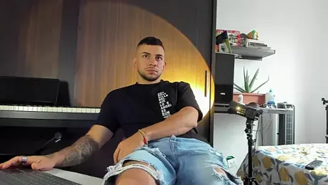 logan_smith webcam model stream image