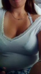 Brit webcam model stream image