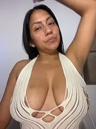KIARAPRETTY webcam model stream image