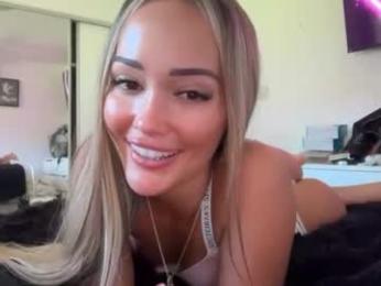 luvlivvyy webcam model stream image