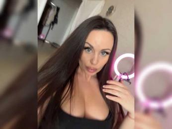 -Hennessy- webcam bongacams model stream image