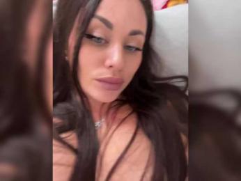 -Hennessy- webcam model stream image