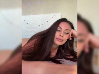 -Hennessy- webcam model stream image