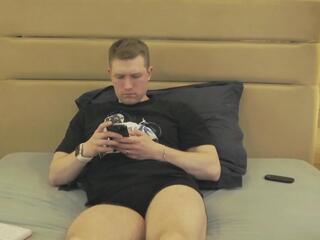 Ethan Pinkman webcam model stream image