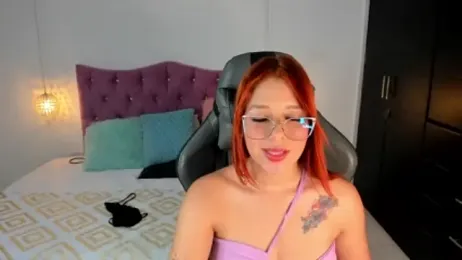 mia_18v webcam model stream image