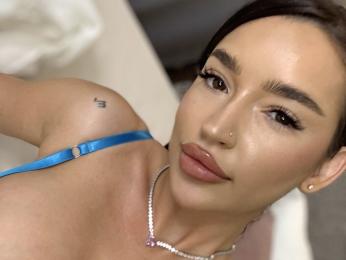 HanaRoss webcam model stream image