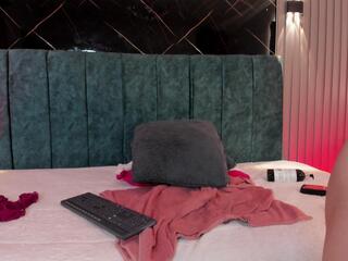 Bella Riverss webcam model stream image