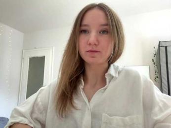 lisasmall webcam model stream image