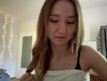 lisasmall webcam model stream image