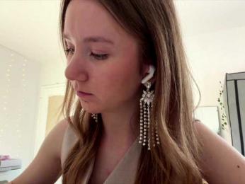 lisasmall webcam model stream image