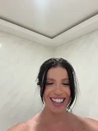 Rafaellaz webcam model stream image