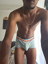 Hugetoolnick webcam model stream image
