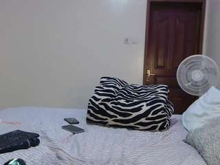 pecky-pinky webcam model stream image