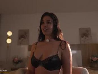 mia_greyy webcam model stream image