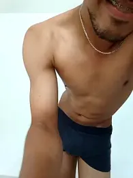 Ishooooo webcam stripchat model stream image