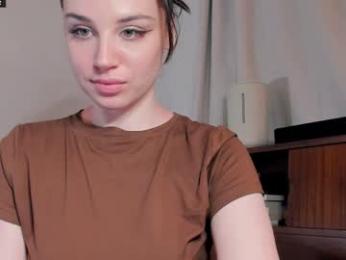 cinnabelle webcam chaturbate model stream image