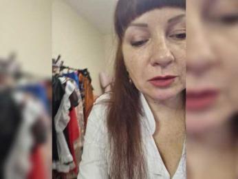 Flirt_Red webcam bongacams model stream image