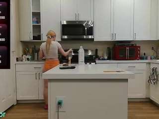 blondiewithanass webcam model stream image