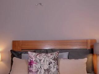 Layla Forbes webcam model stream image