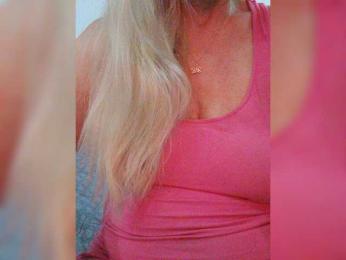 Tata42 webcam model stream image