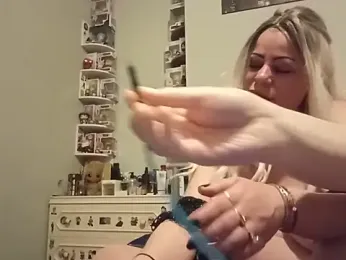 Sofialovee69 webcam model stream image