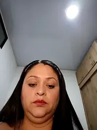 Julieta_BBW webcam model stream image