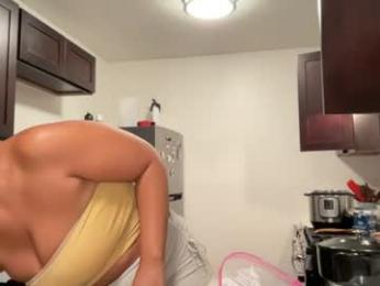 dreamyriri webcam model stream image