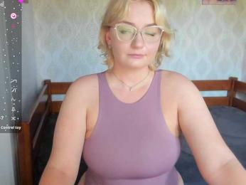 GreenEyesss webcam model stream image