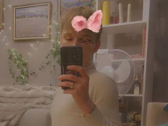 AlikWhite webcam model stream image