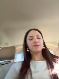 DollyTall webcam stripchat model stream image