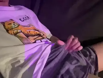 LEO_shy webcam model stream image