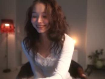 moonfaced_ webcam model stream image