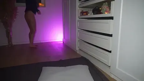 HotBella- webcam stripchat model stream image