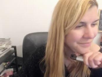 artsyandcraftsy_ webcam chaturbate model stream image