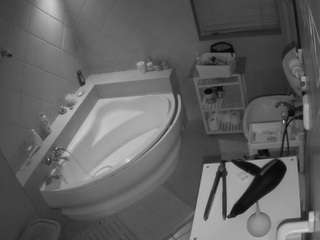 voyeurcam-julmodels-bath-1st-2 webcam model stream image